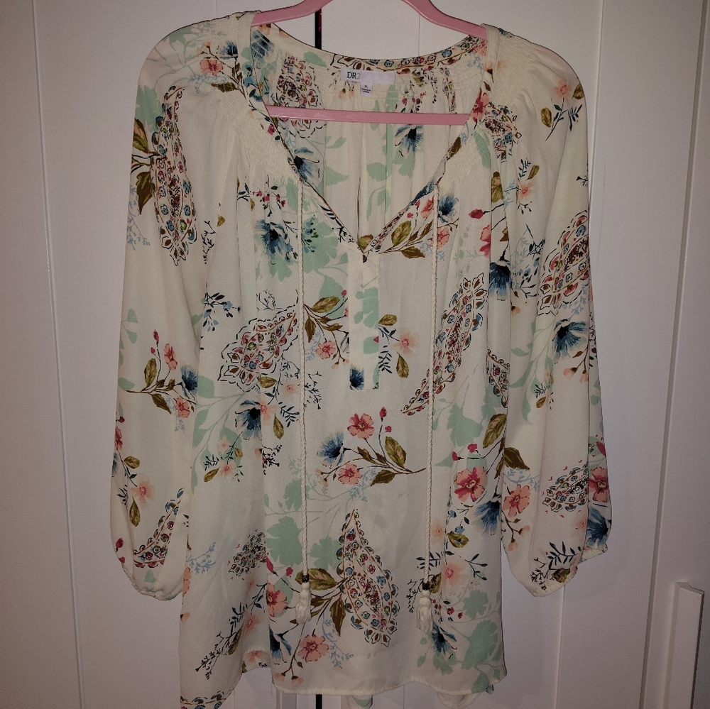 DR2 Cream and Blue Floral Top